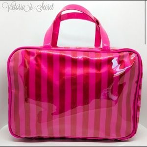 NWOT Victoria’s Secret hanging toiletry bag